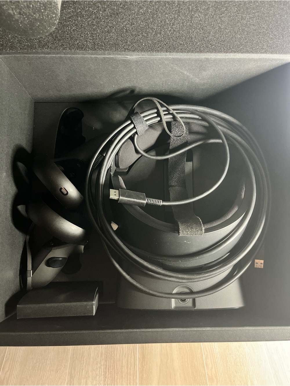 Oculus Rift S PC-Powered VR Gaming Headset - Picture 4 of 10